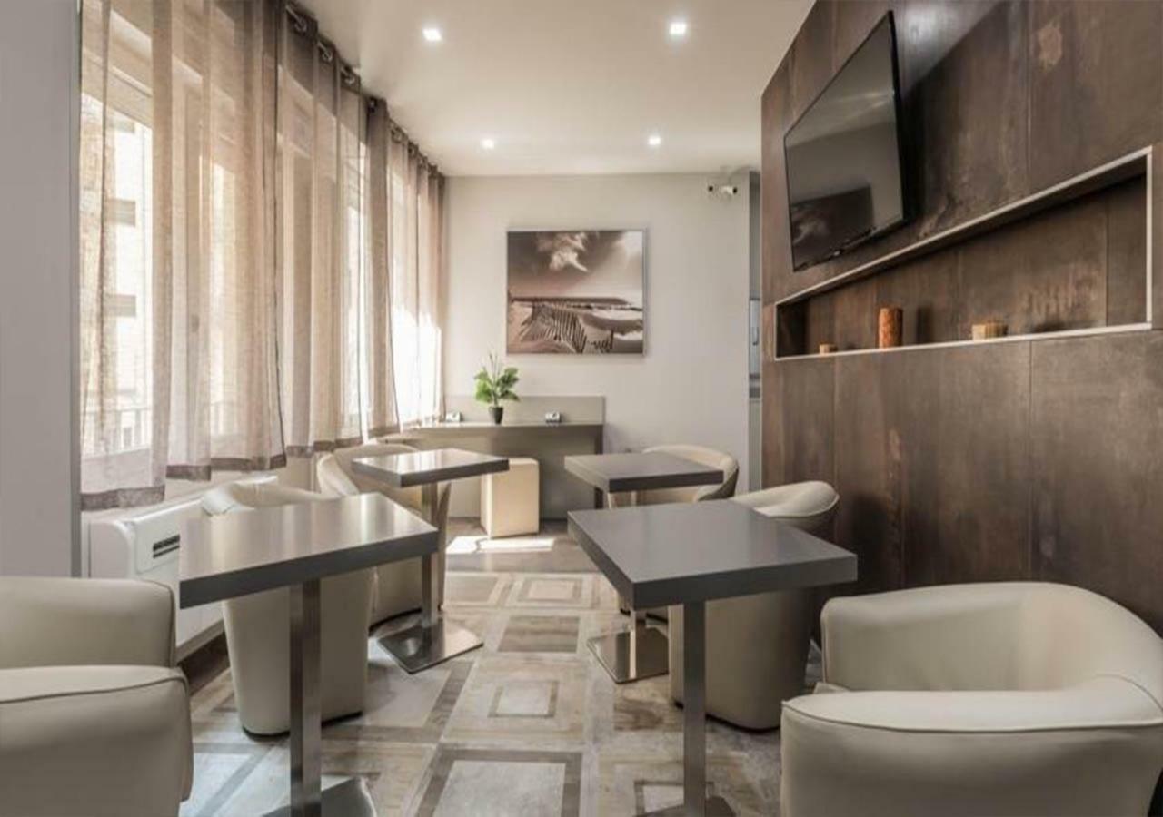 Astoria Deluxe Rooms Bologna Bagian luar foto