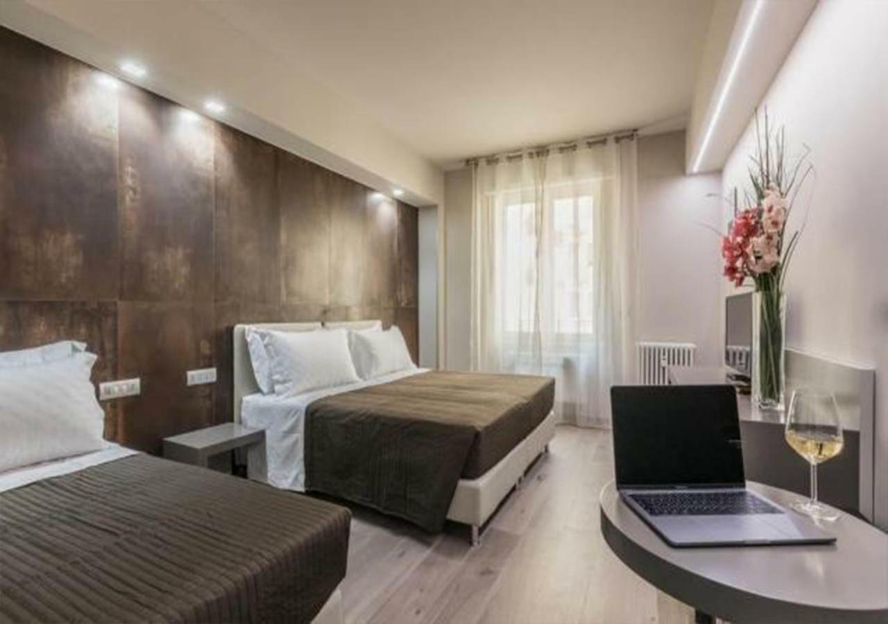 Astoria Deluxe Rooms Bologna Bagian luar foto