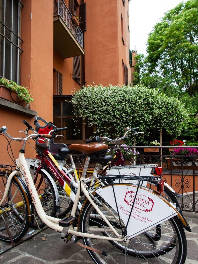 Astoria Deluxe Rooms Bologna Bagian luar foto